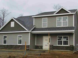 6900 Deer Ridge Dr, Temperance, MI 48182