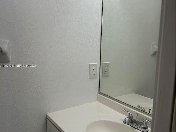 2nd image of 1435 SW 48th Ter