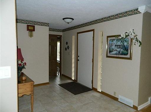 1st image of 215 Overland Dr