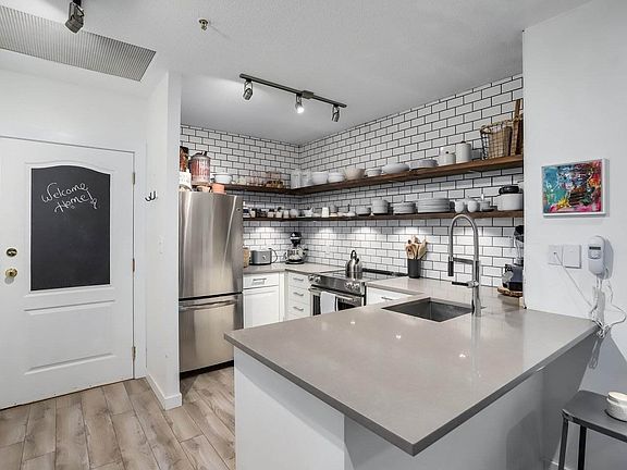 3rd image of 1177 Hornby St #210