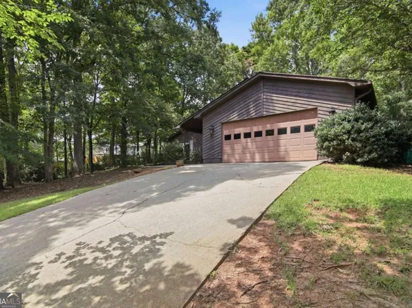3768 Creekstone Dr, Peachtree Corners, GA 30092