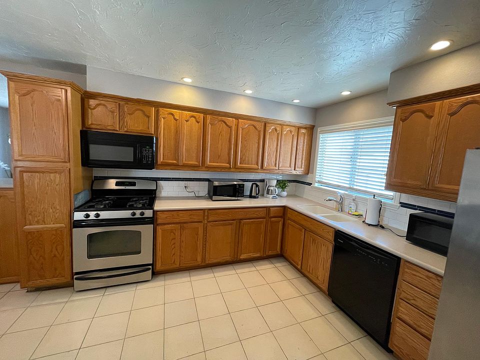 1st image of 4300 Via Vaquero Ave