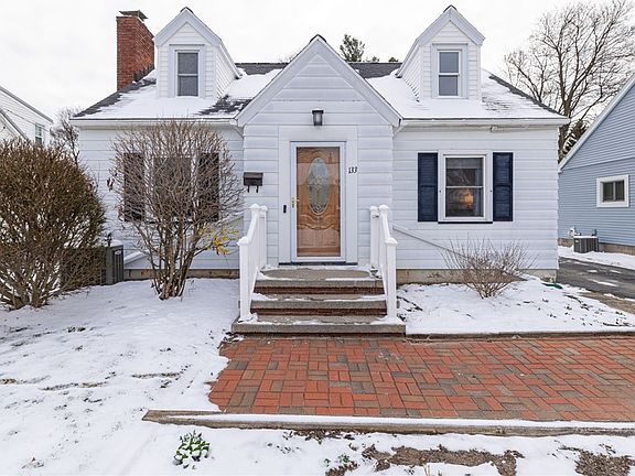 3rd image of 133 Stonecliff Dr