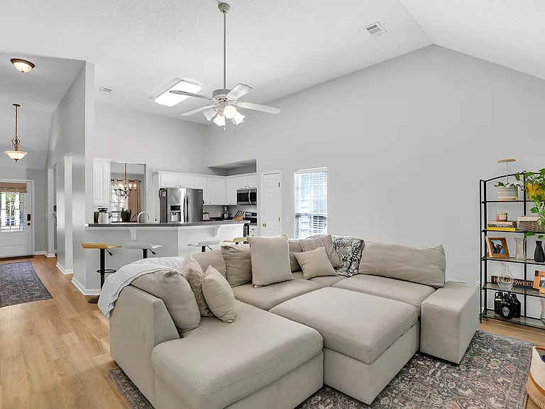 115 Sunrise Ln — Photo 14
