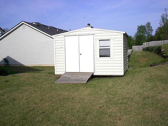 Nice outbuilding w/full price offer