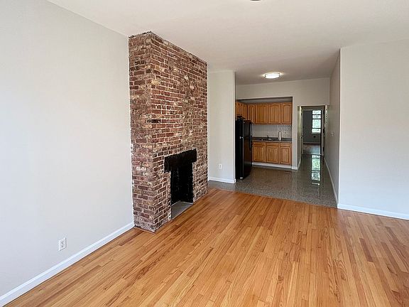 4th image of 95 Saint Marks Pl APT 7