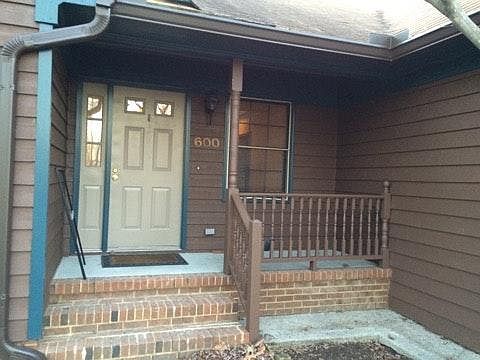 2nd image of 600 Tabb Lakes Dr