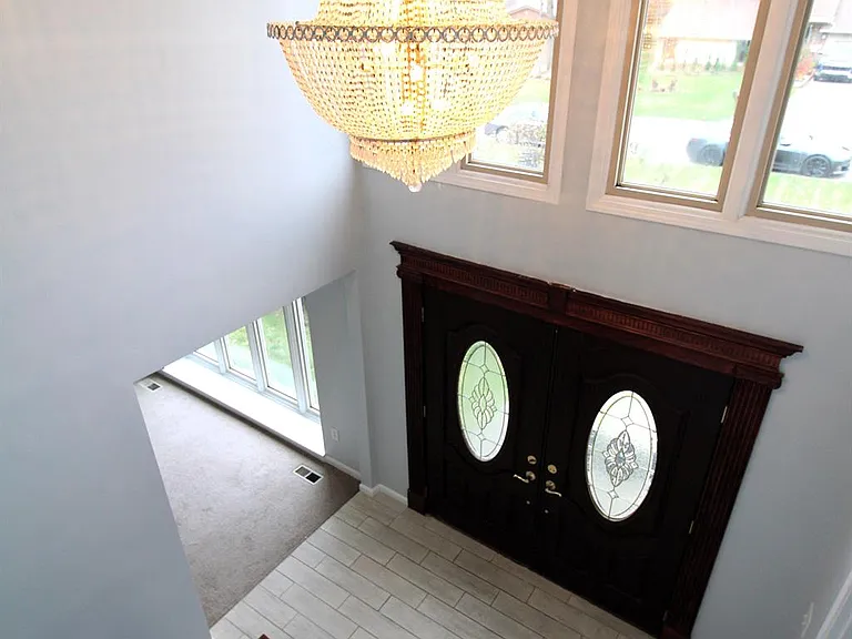 6895 Indian Creek Dr — Photo 2