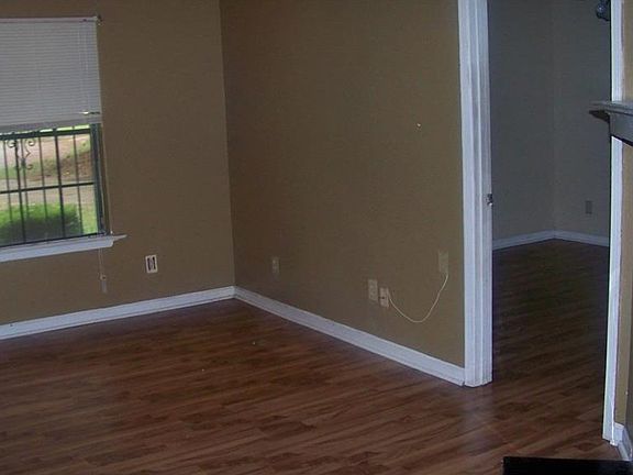 5th image of 4408 Danbury Cir