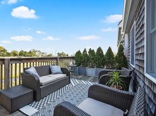 8 Island St, Marshfield, MA 02050