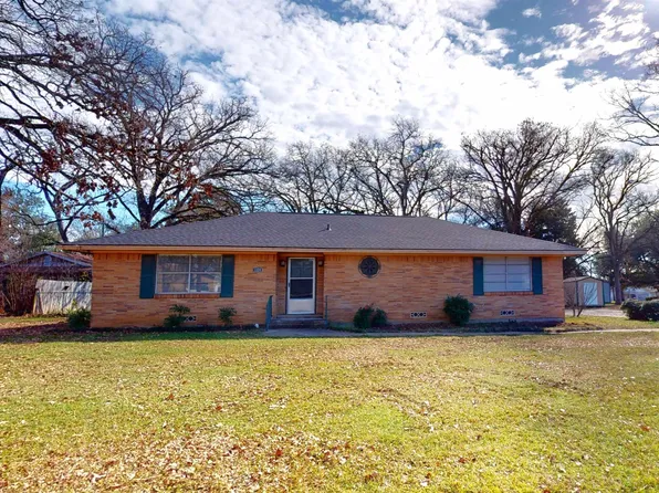 1320 Tower St, Canton, TX 75103
