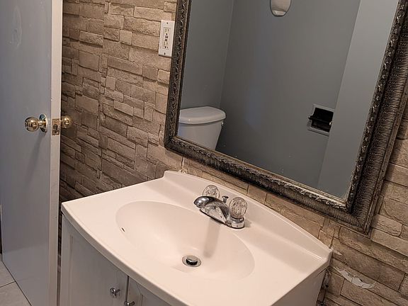 3rd image of 163 McMurchy Ave S #Basement