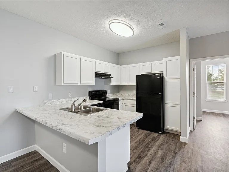 Richmond (Renovated) - 2 Bed / 2 Bath - 1,058 Sq.Ft.