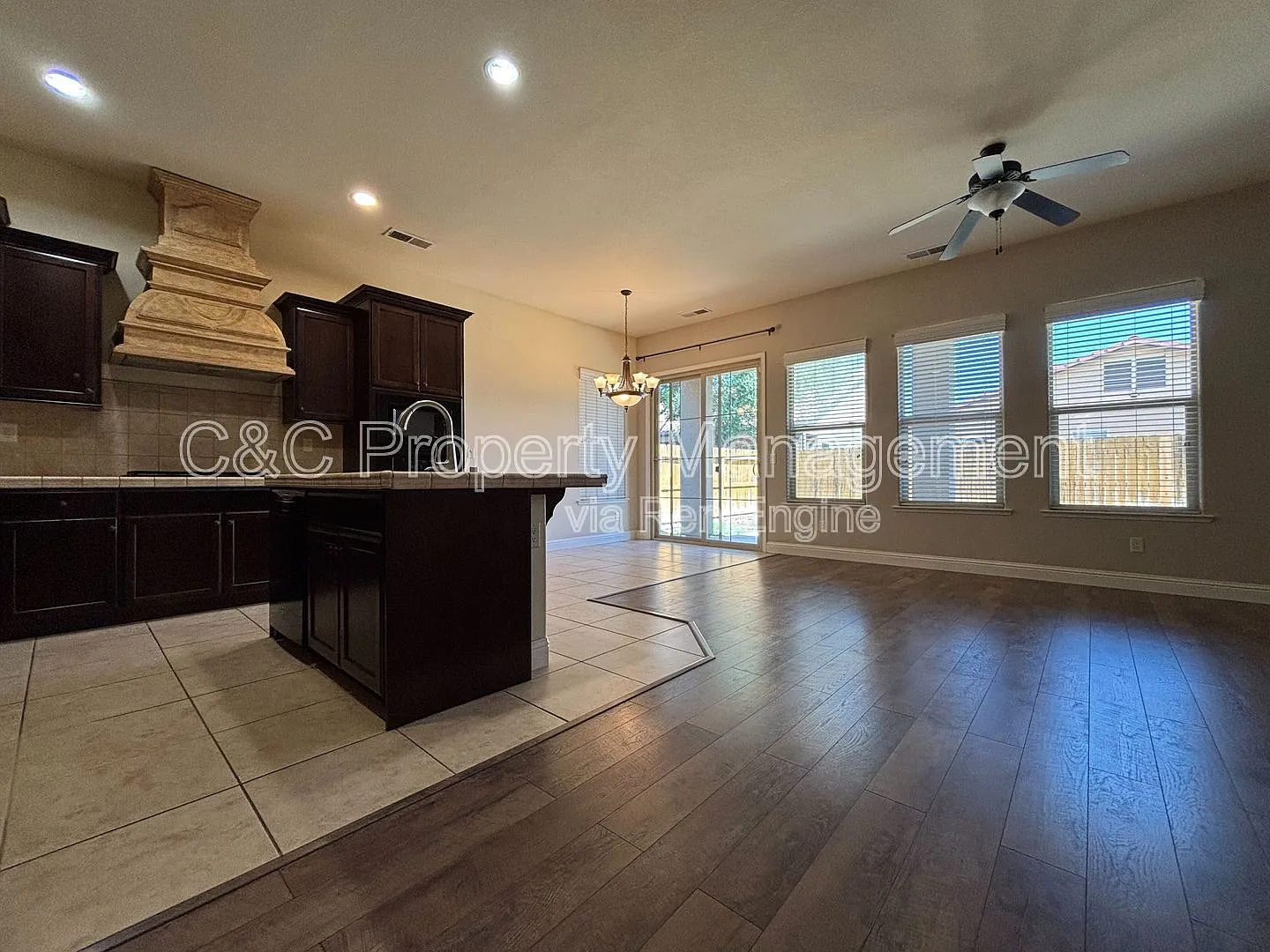 3 bed, 2.0 bath, 1515 sqft, $2,400 — Photo 4