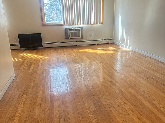 3rd image of 134-37 59th Ave Floor 3