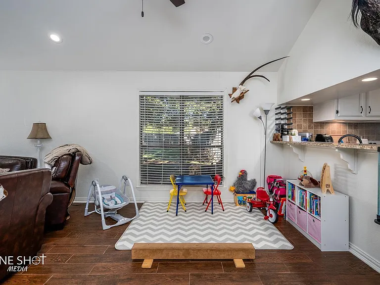 5081 Velta Ln — Photo 9