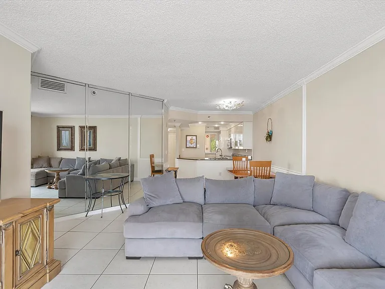 18260 N Bay Rd #304 — Photo 4