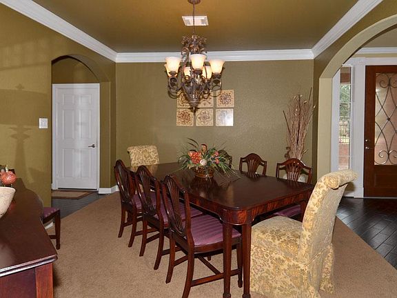 ,,,formal dining room is to the right as you enter...