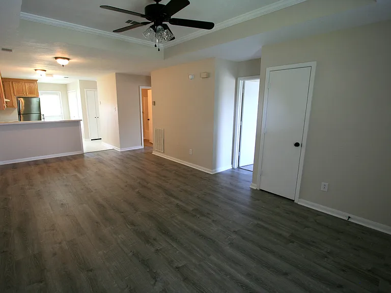 901 Camellia Ct #A-B — Photo 4
