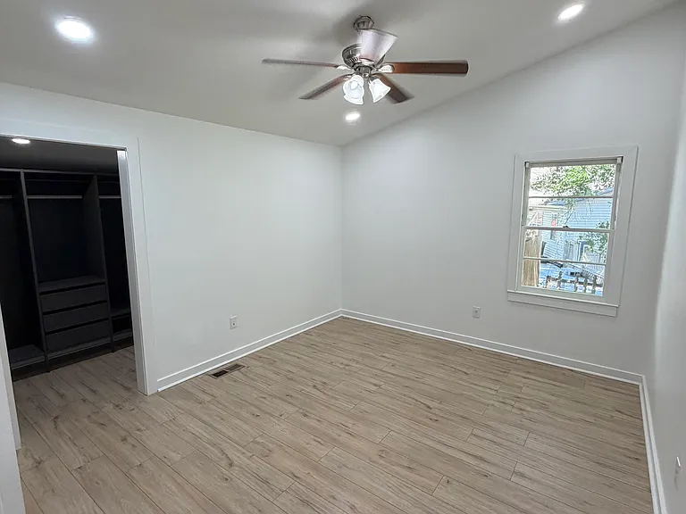 420 Sellwood Cir — Photo 3