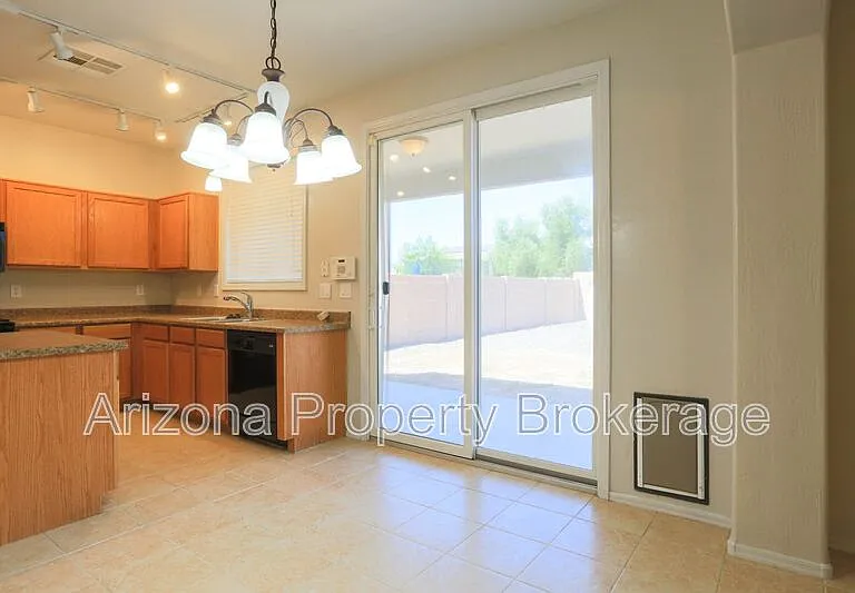 16862 N 182nd Ln — Photo 7