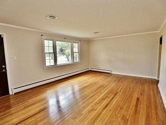 3rd image of 1112 Kittery Dr