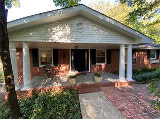 2622 Creekview Dr SW, Marietta, GA 30008