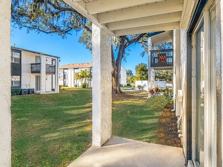 Skye Oaks — Photo 10