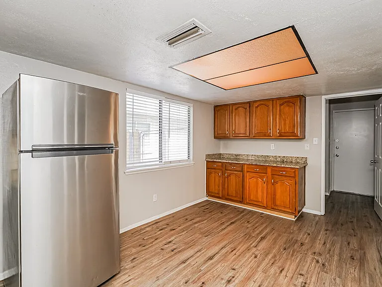 4141 Yellowleaf Dr — Photo 9