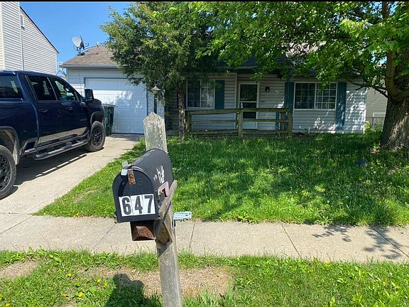 3rd image of 647 Woods Crossing Ln