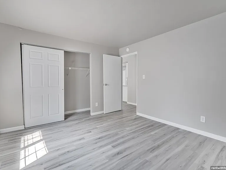 335-339 407 Southtowne Dr — Photo 87