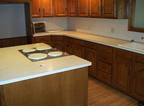 4th image of 3630 Lakeshore Dr