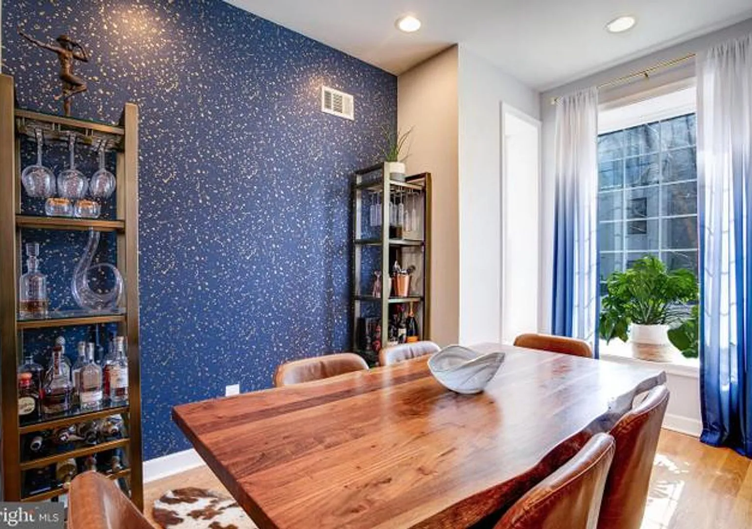 Sparkling Duplex in Columbia Heights — Photo 4