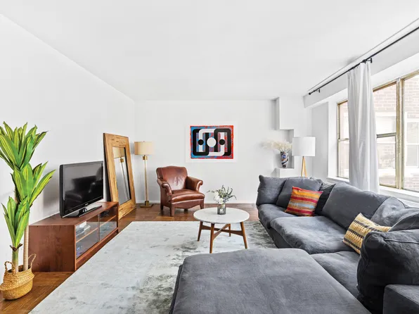 12 Beekman Place image 2 of 7