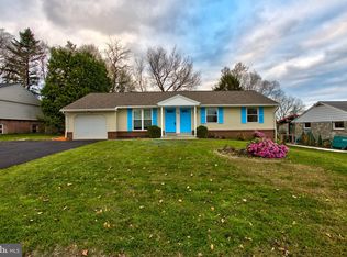 825 Darby Ln, Lancaster, PA 17601