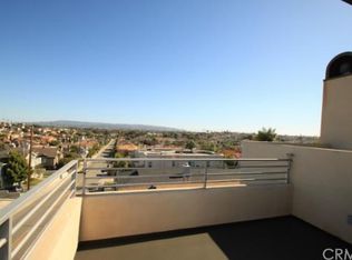 2122 Harriman Ln, Redondo Beach, CA 90278