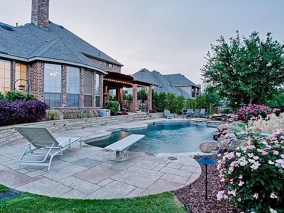 2nd image of 613 Bristlewood Dr