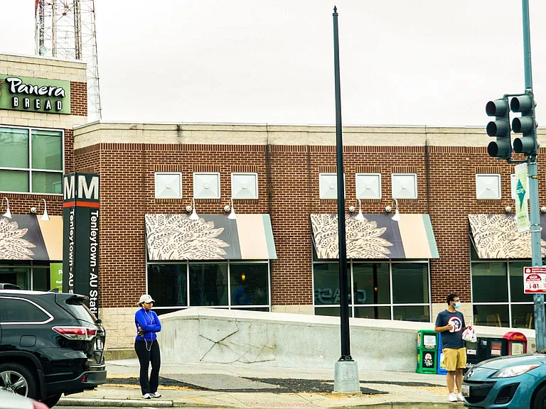 Tenleytown-AU Station/Restaurants