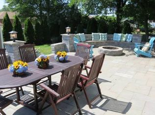 25 Fernwood Rd, Bristol, RI 02809