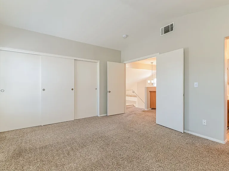 2642 Ridgewater Cir — Photo 10