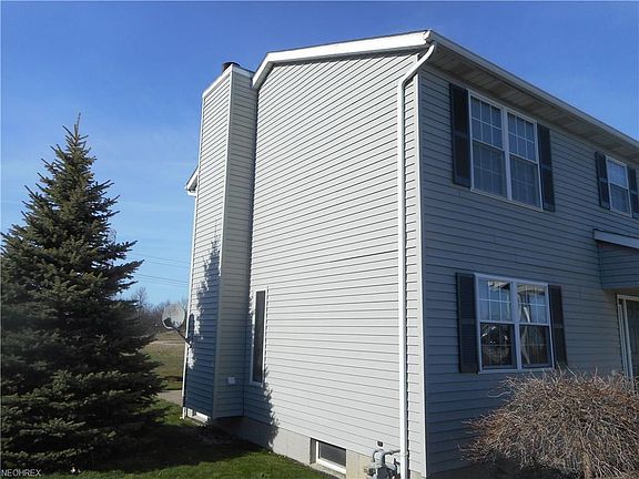 3rd image of 3466 Bellflower Dr