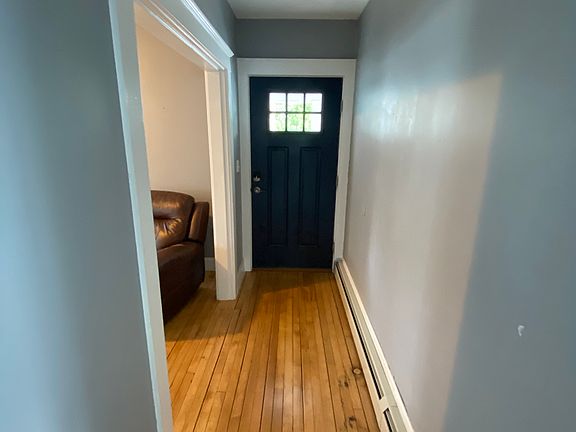 5th image of 2 1/2 Courtland St #1