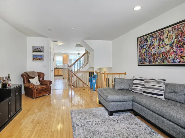 406 Newburgh Court image 5 of 31