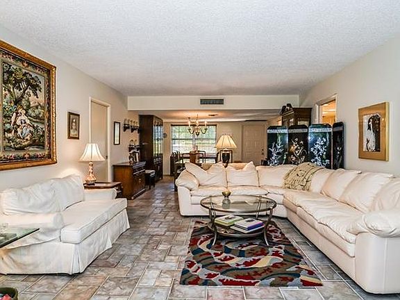 3rd image of 800 E Cypress Ln APT 103