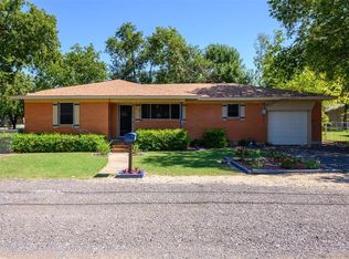 312 S 7th St, Sanger, TX 76266