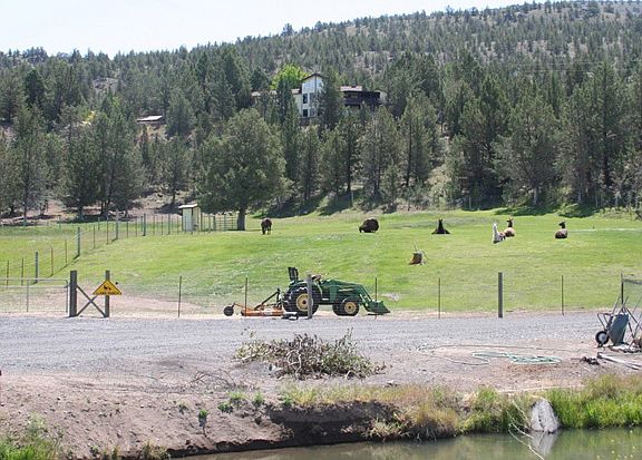 3rd image of 6220 S Crooked River Hwy