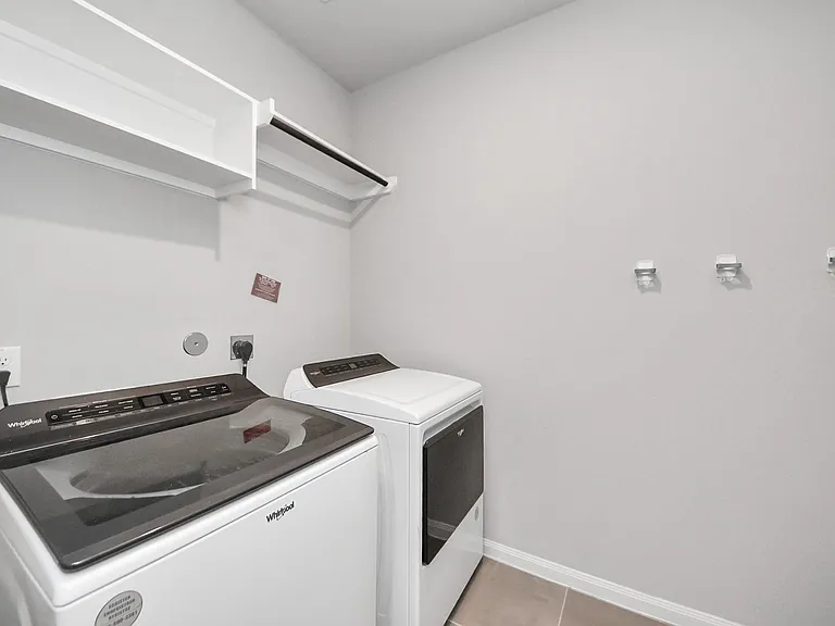 518 Ellwood Terrace Ln — Photo 32