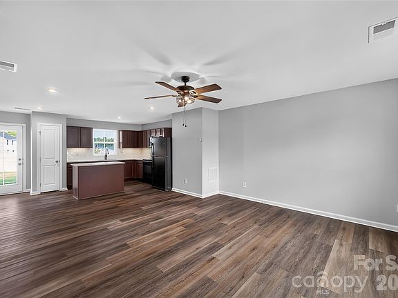 4th image of 5812 Camp Ct SW