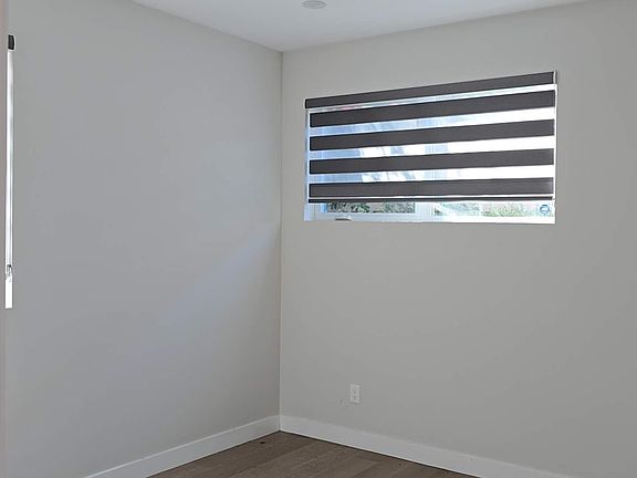 4th image of 319 S Serrano Ave #1/2