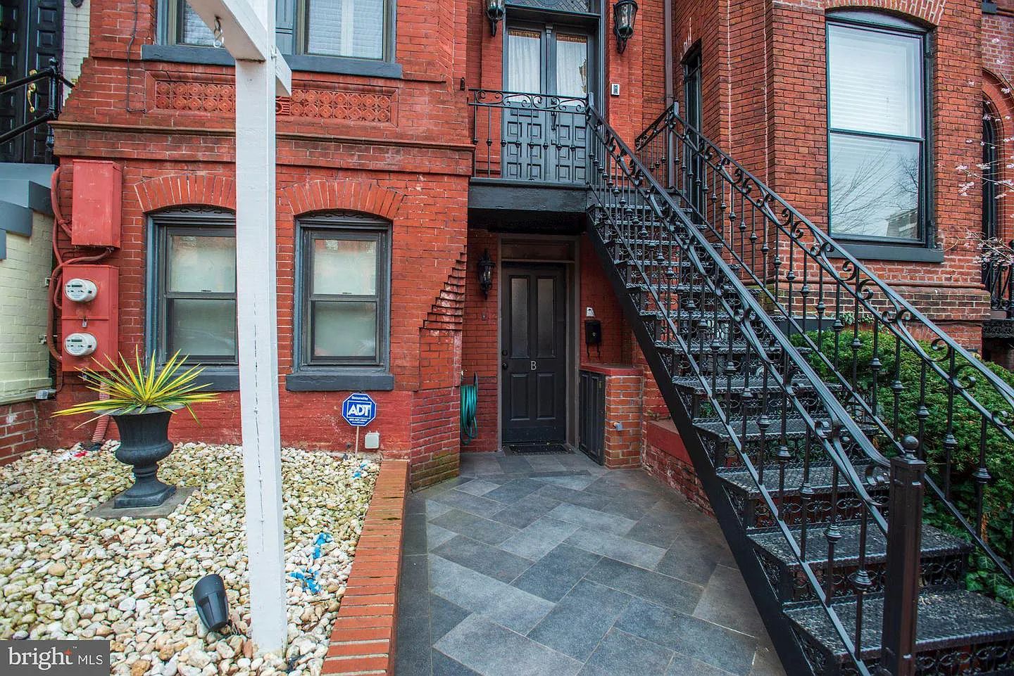 2022 N St NW - B — Photo 2